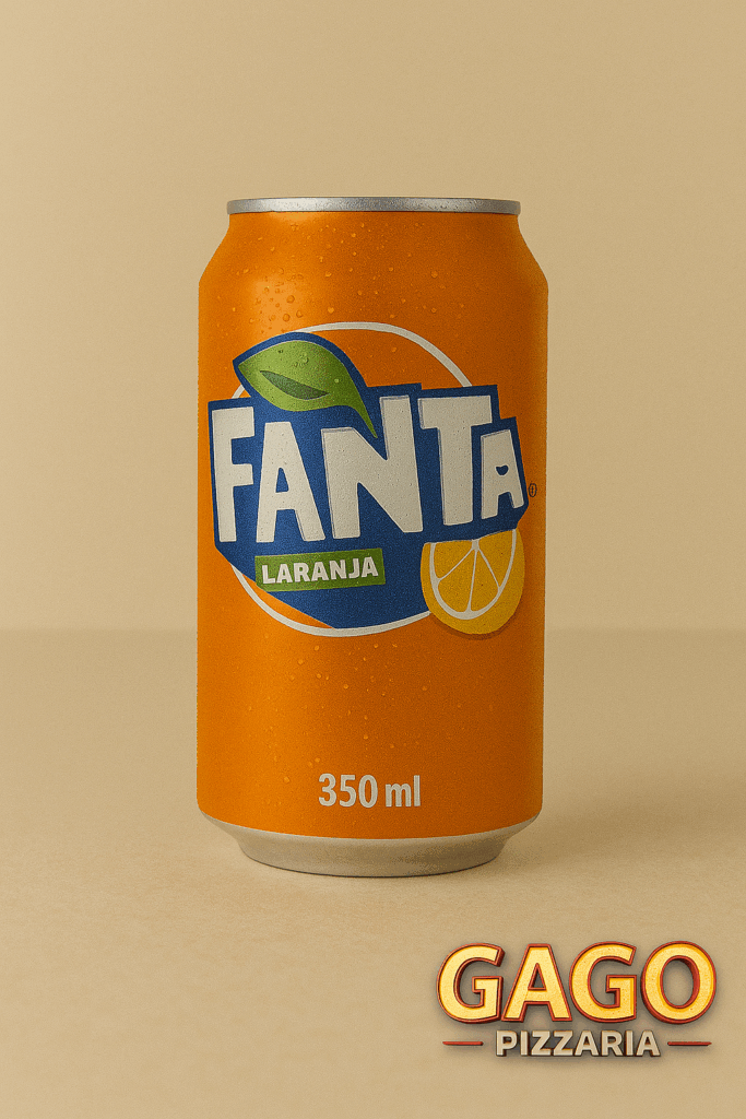 Lata de Fanta Laranja 350 ml gelada servida na Gago Pizzaria em Osasco SP