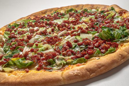 ESCAROLA Escarola, cebola, mussarela e baco